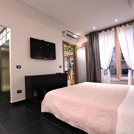 Suite Mimosa Con Piscina - Affitti Brevi Italia シルミオーネ エクステリア 写真
