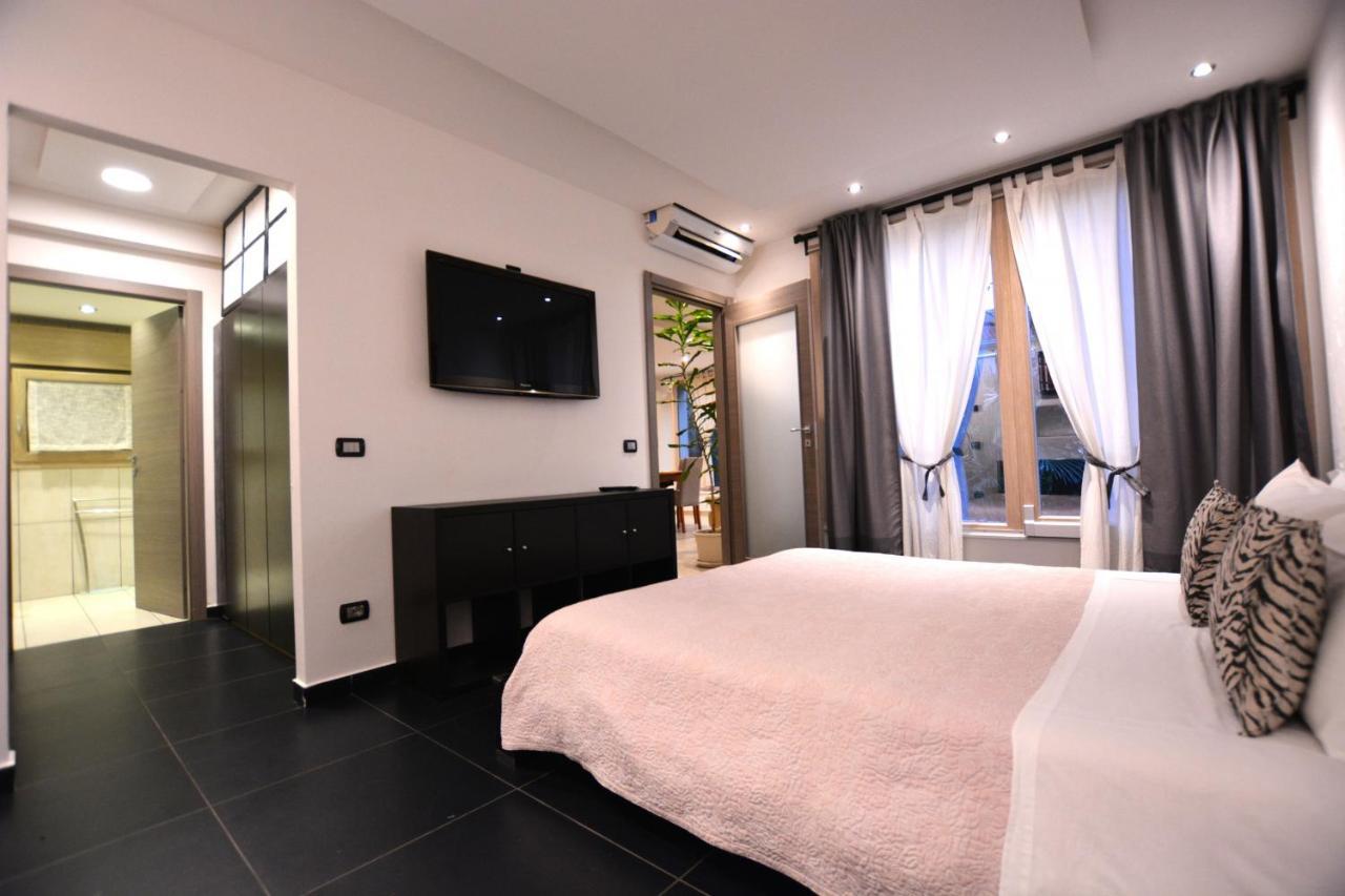 Suite Mimosa Con Piscina - Affitti Brevi Italia シルミオーネ エクステリア 写真