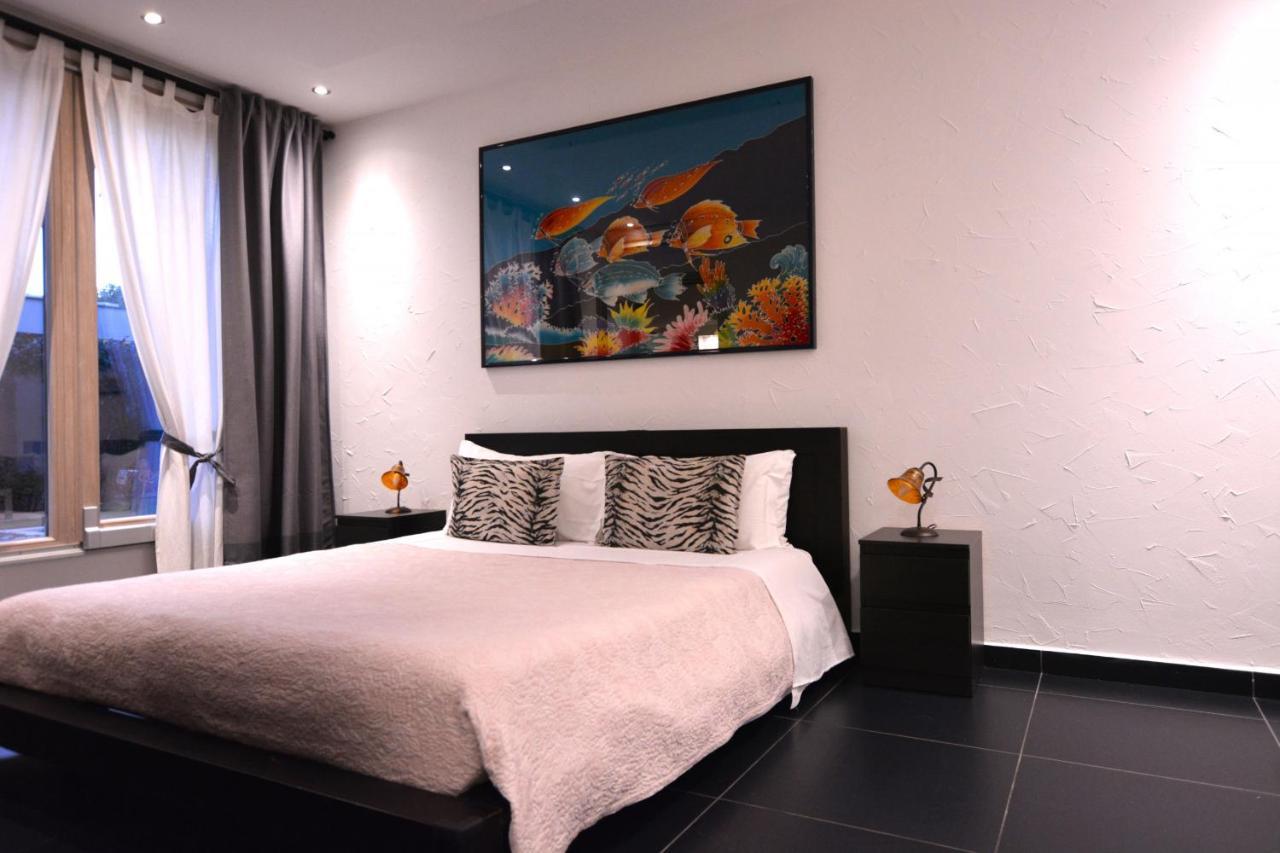 Suite Mimosa Con Piscina - Affitti Brevi Italia シルミオーネ エクステリア 写真
